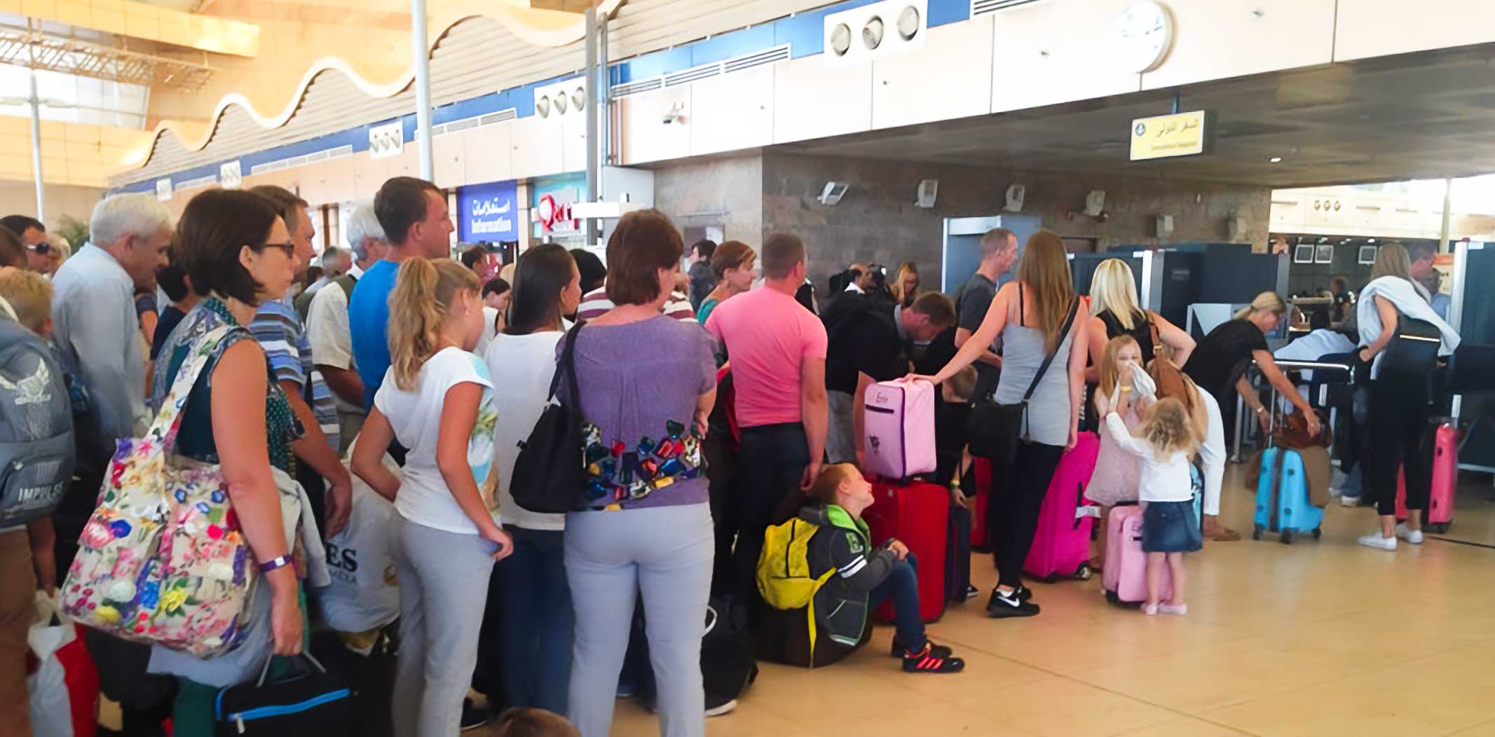 Punto di controllo passaporti a Sharm El-Sheikh