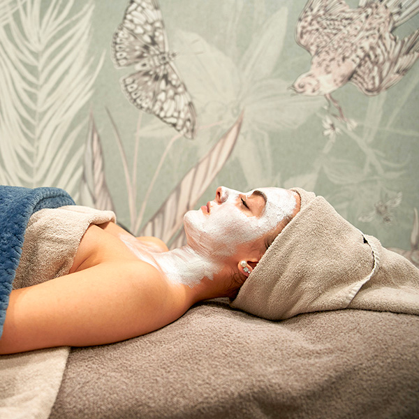 Trattamento viso professionale in una spa di Sharm El Sheikh